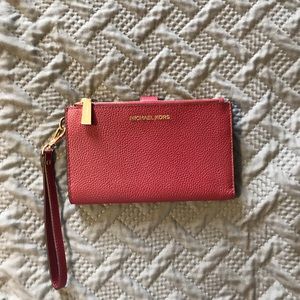 Michael kors wristlet